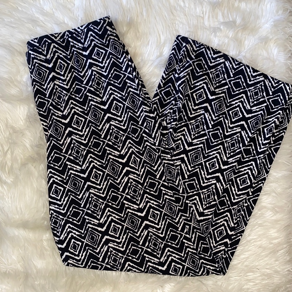 AB Studio Black and White Abstract Print Flare Pants